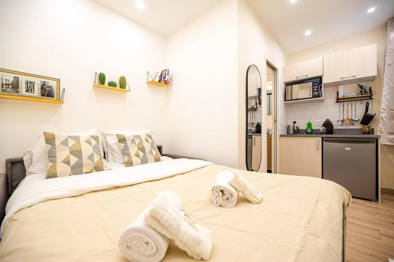 Appart hôtel Cosy Home in Champs Elysées Paris